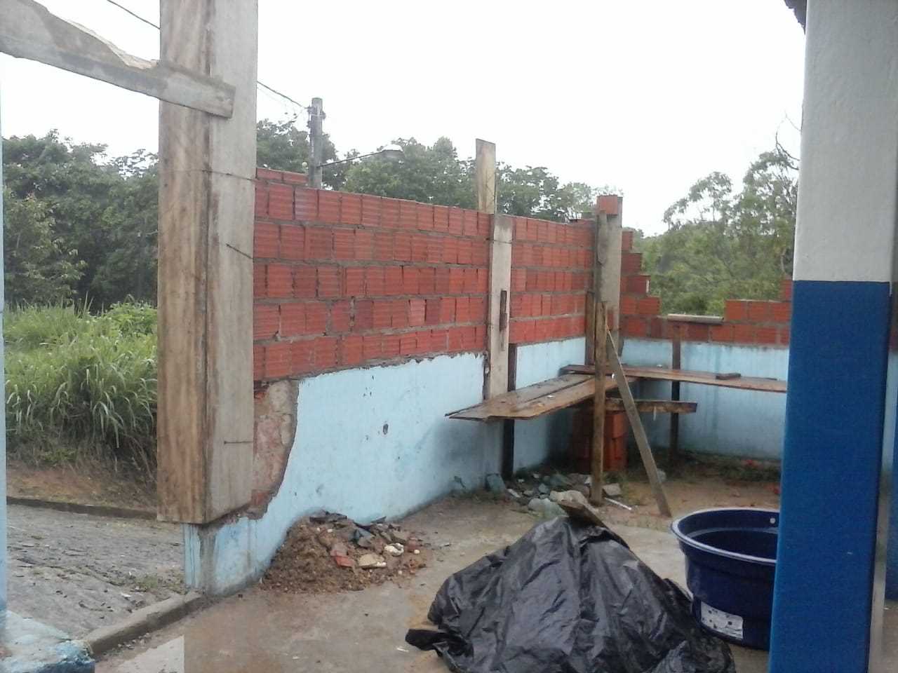 Escola Evany Galvão ganha muro e rampa de acessibilidade 
